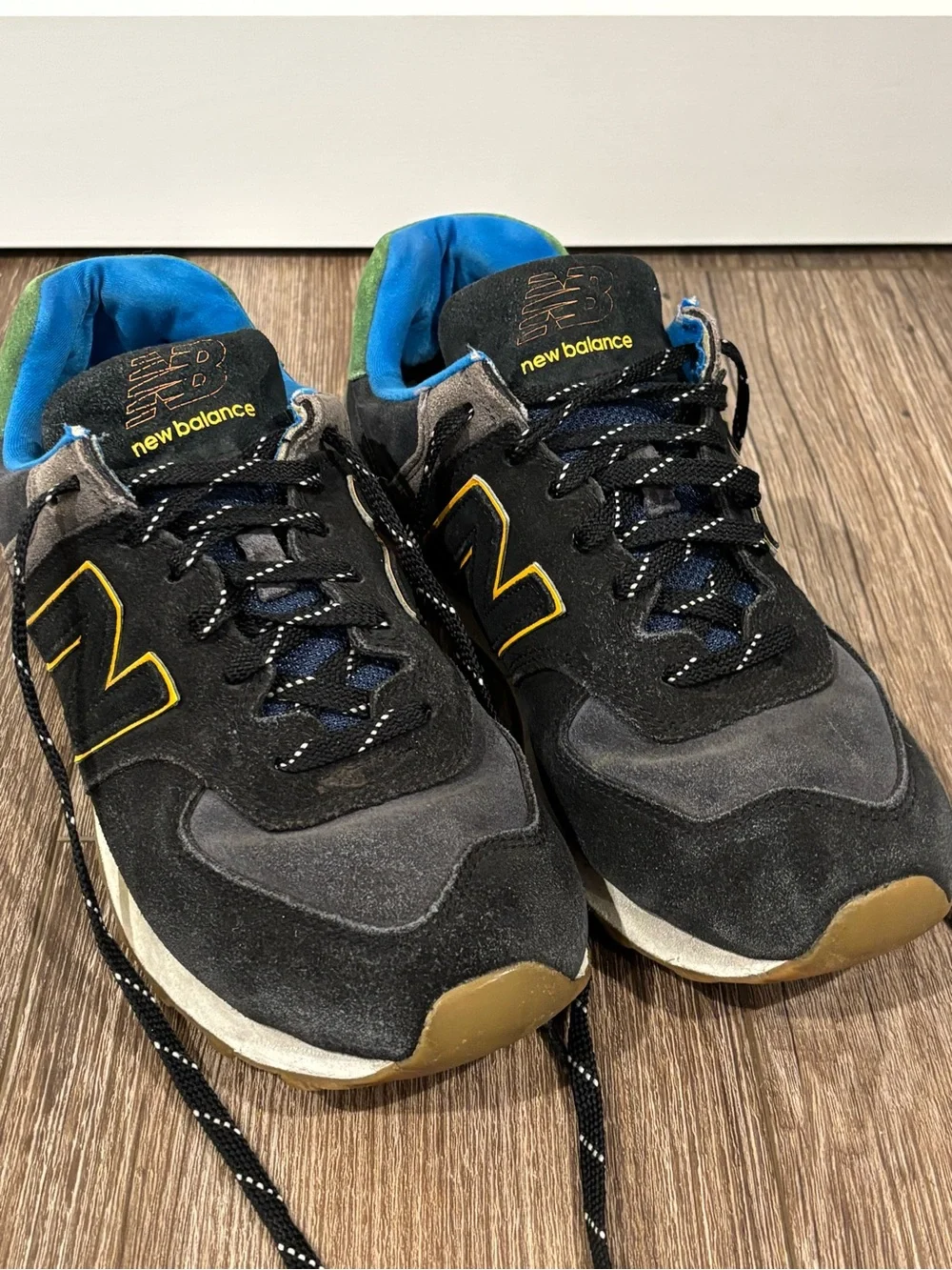 New Balance 574 'Black Varsity Green' sneakers size men’s 10.5